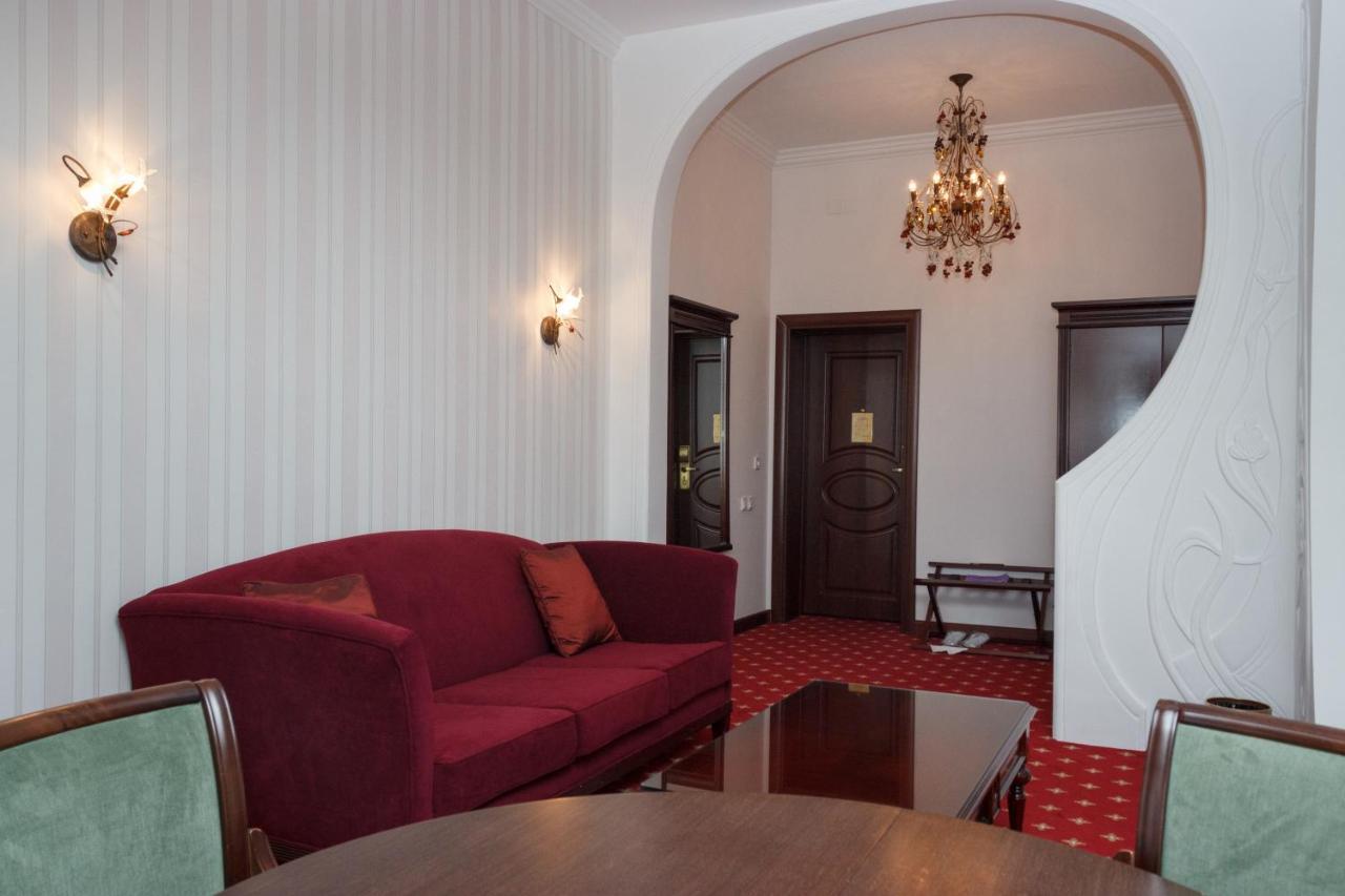 Ar Nuvo Hotel Karagandy Exteriör bild