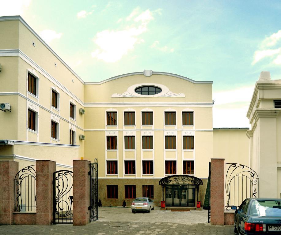 Ar Nuvo Hotel Karagandy Exteriör bild