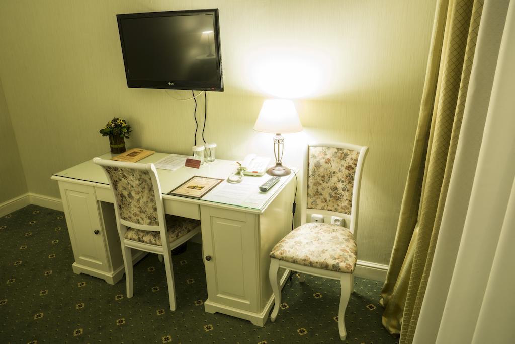 Ar Nuvo Hotel Karagandy Exteriör bild