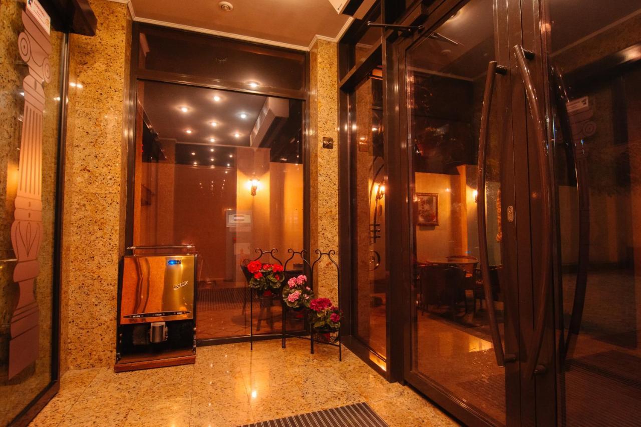 Ar Nuvo Hotel Karagandy Exteriör bild