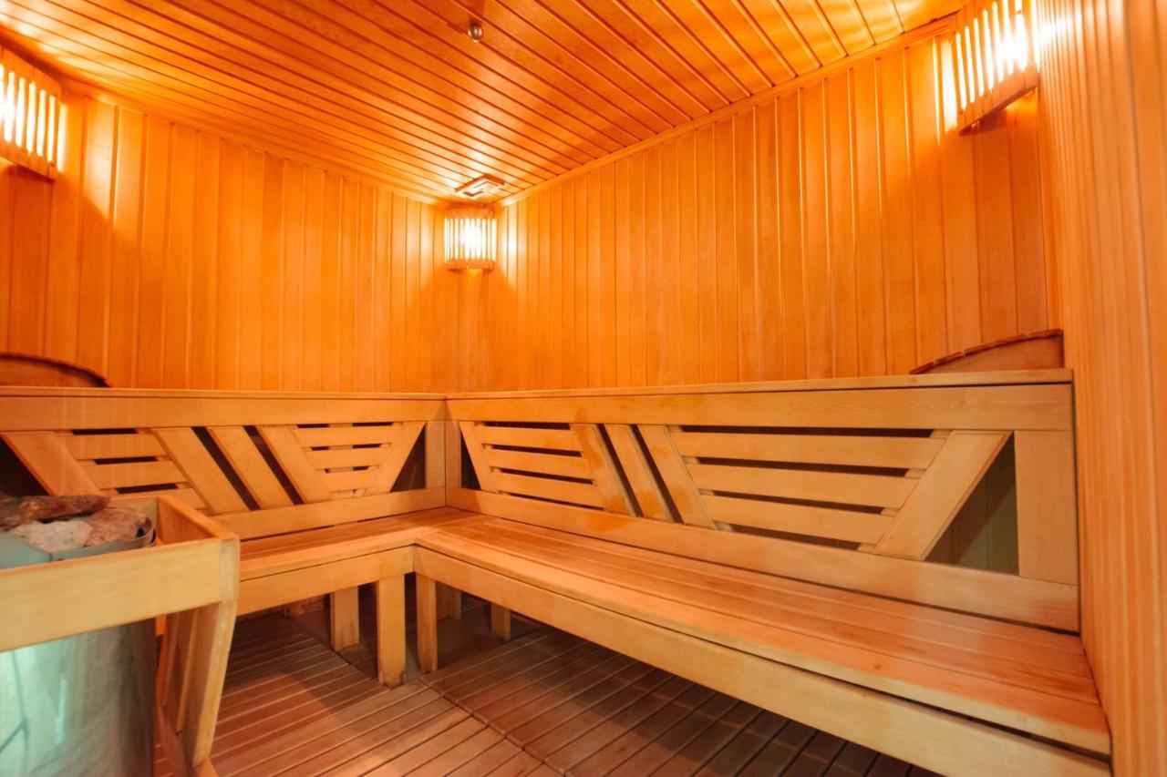 Ar Nuvo Hotel Karagandy Exteriör bild