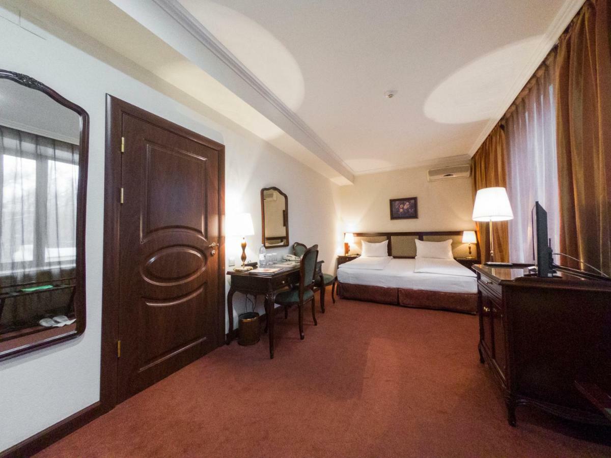 Ar Nuvo Hotel Karagandy Exteriör bild